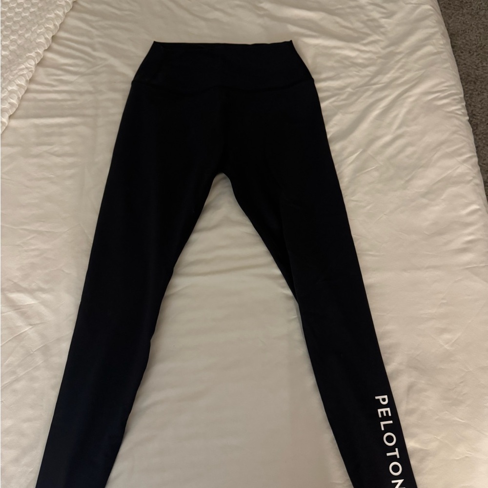 Peloton Black Leggings size Small - seamless